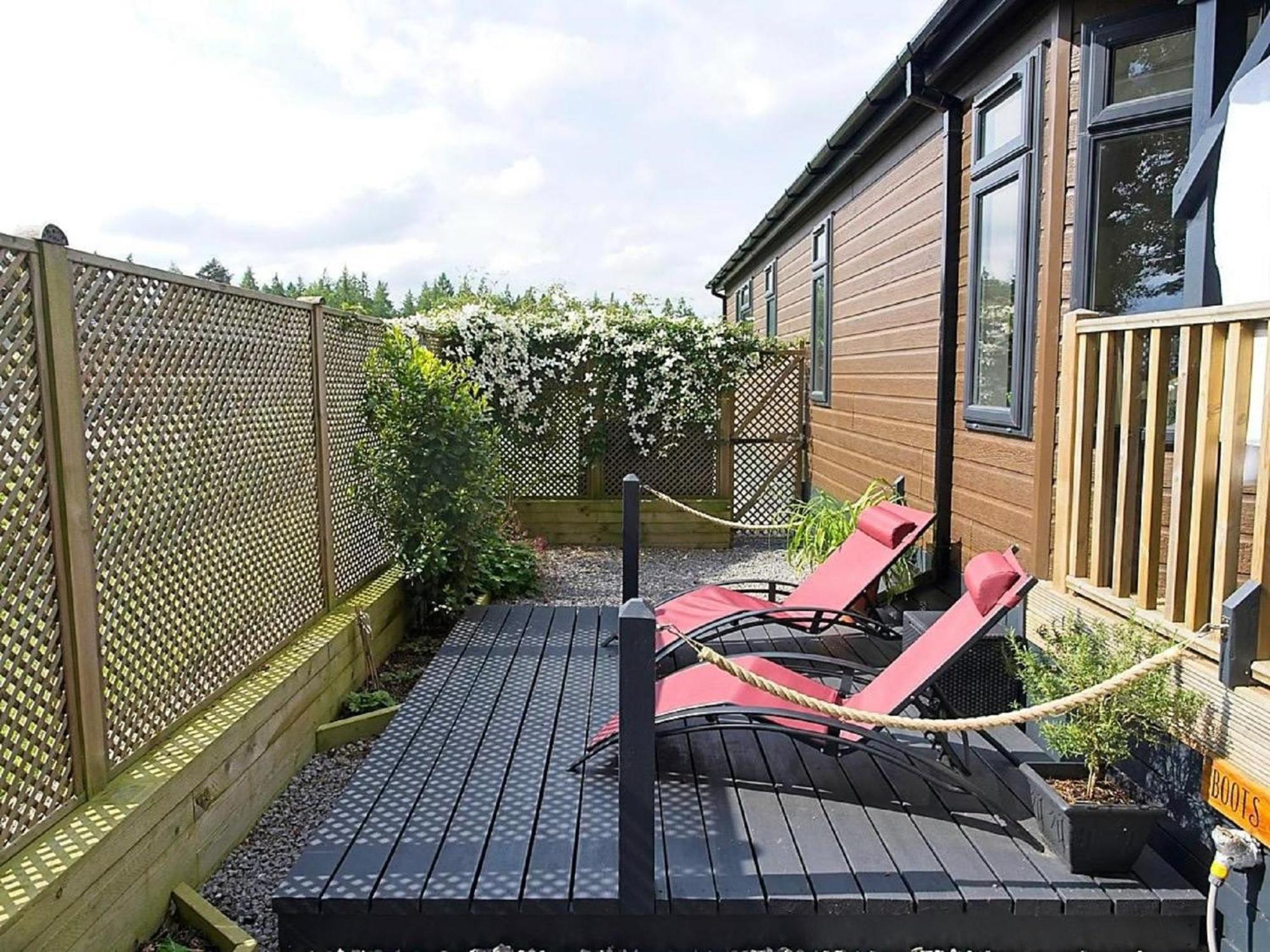 Hollicarrs - Wildflower Lodge York Bagian luar foto