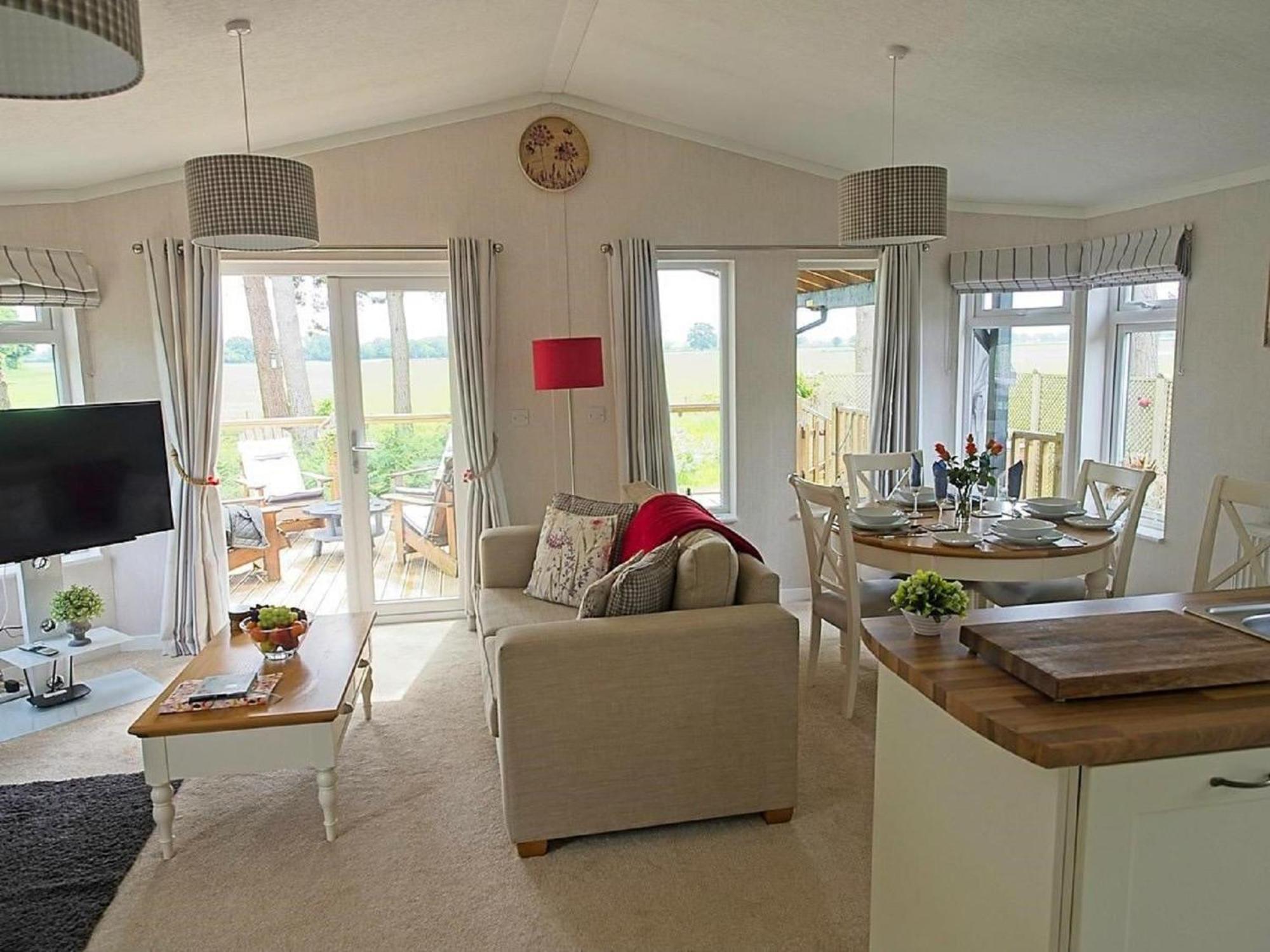 Hollicarrs - Wildflower Lodge York Bagian luar foto