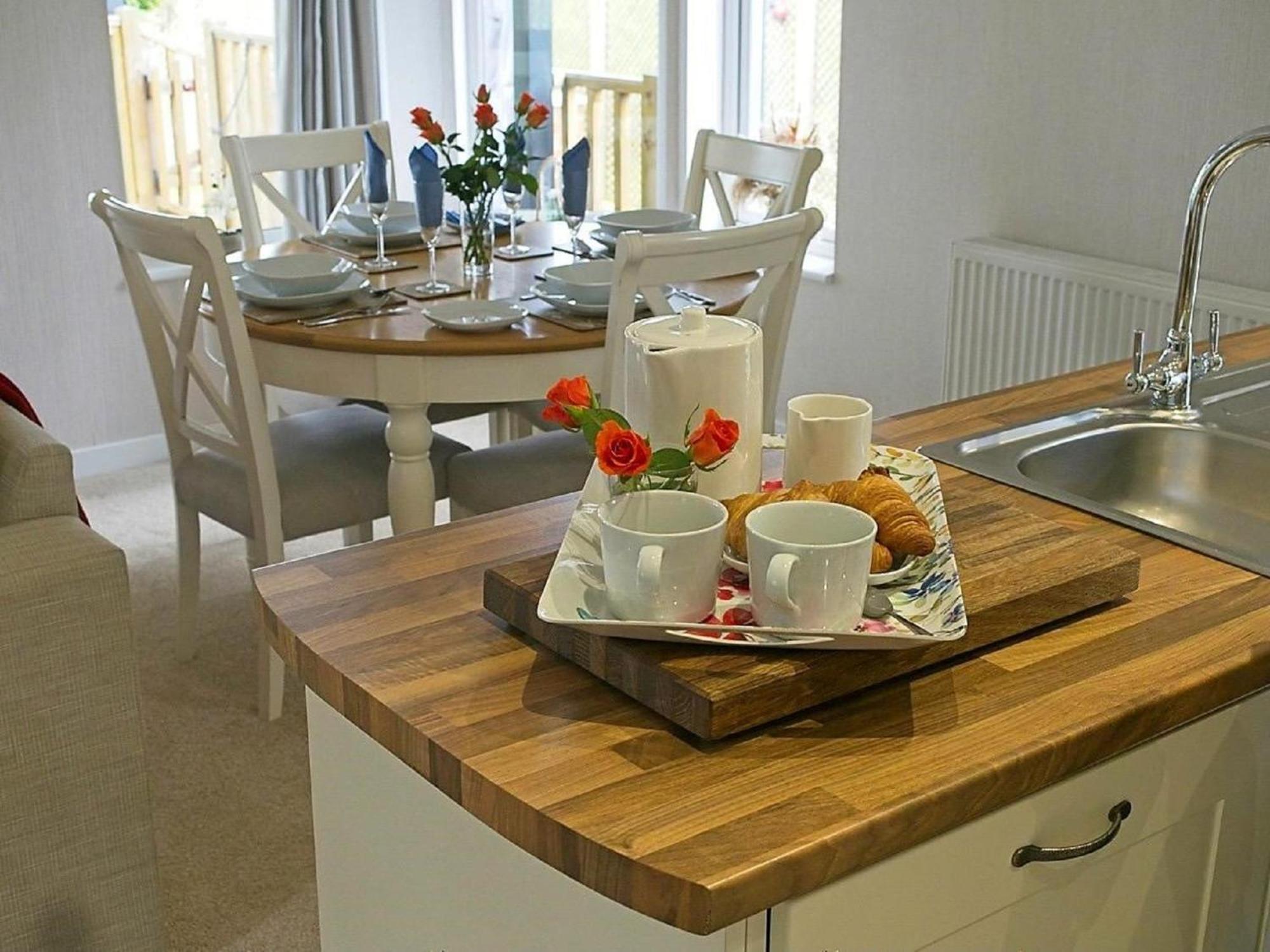 Hollicarrs - Wildflower Lodge York Bagian luar foto