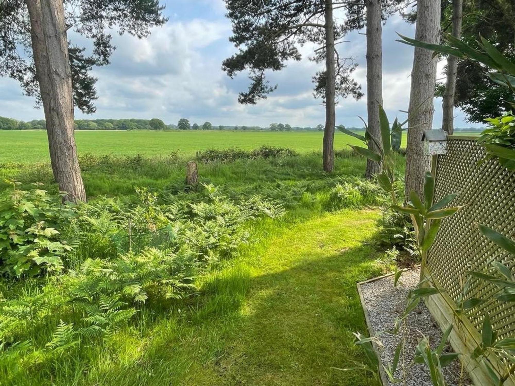Hollicarrs - Wildflower Lodge York Bagian luar foto